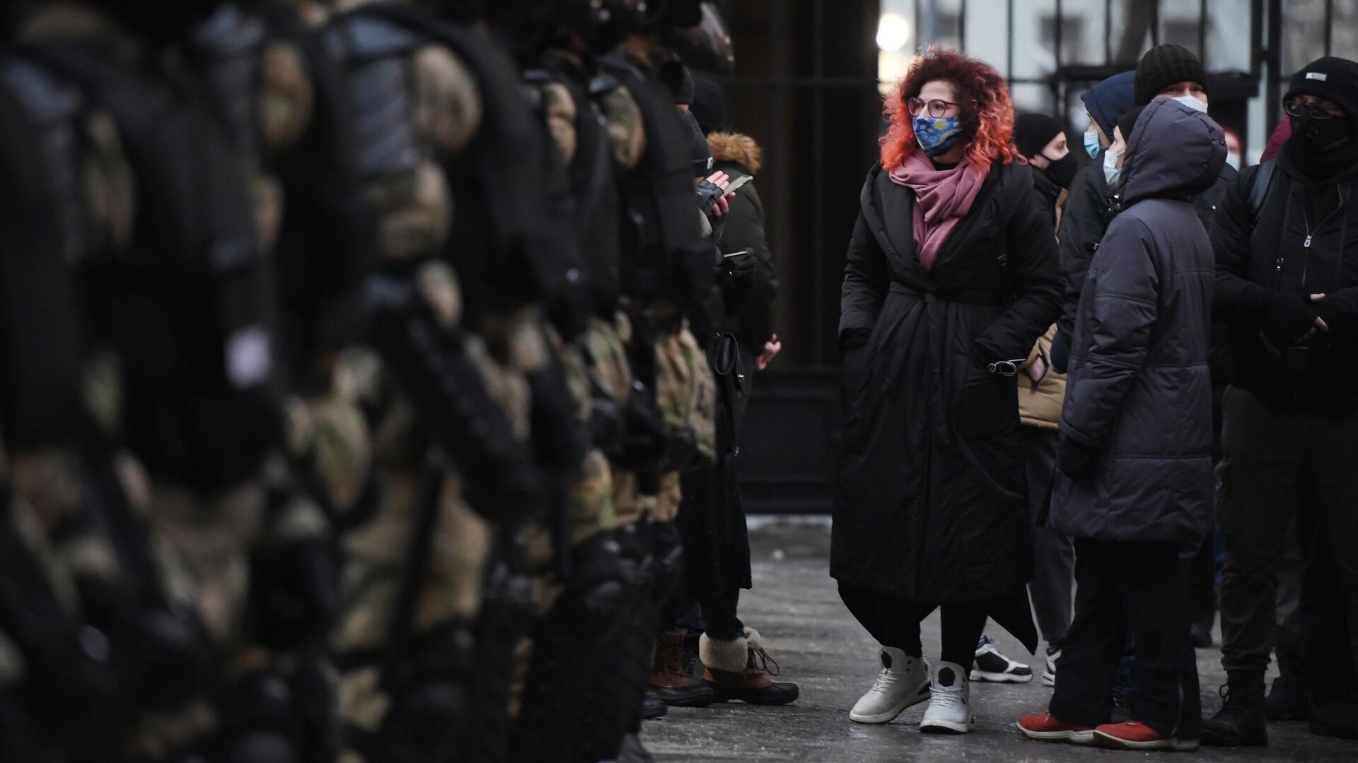 Сотрудники правоохранительных органов и участники несанкционированной акции сторонников Алексея Навального в Москве - РИА Новости, 1920, 27.01.2021