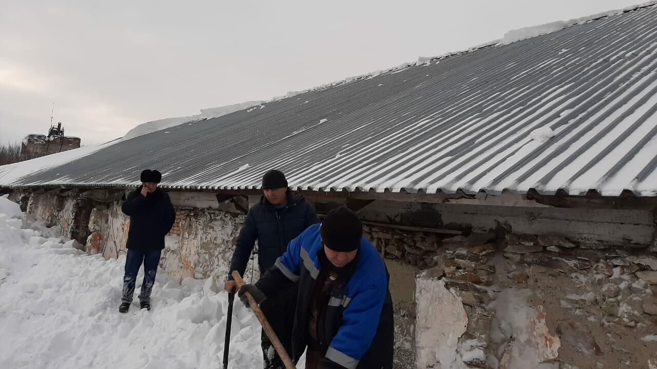 На месте схода снега на станции Смазнево Заринского района Алтайского края - РИА Новости, 1920, 08.02.2021