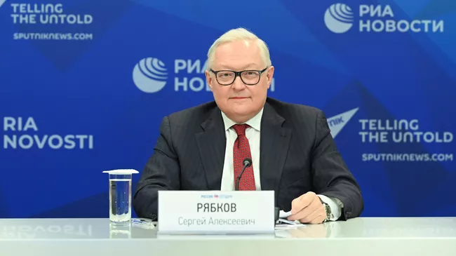 Заместитель министра иностранных дел Российской Федерации Сергей Рябков во время брифинга