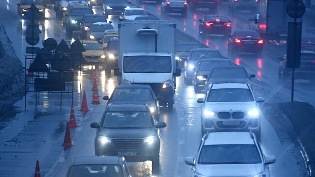 Автомобильное движение на Садовом кольце в Москве