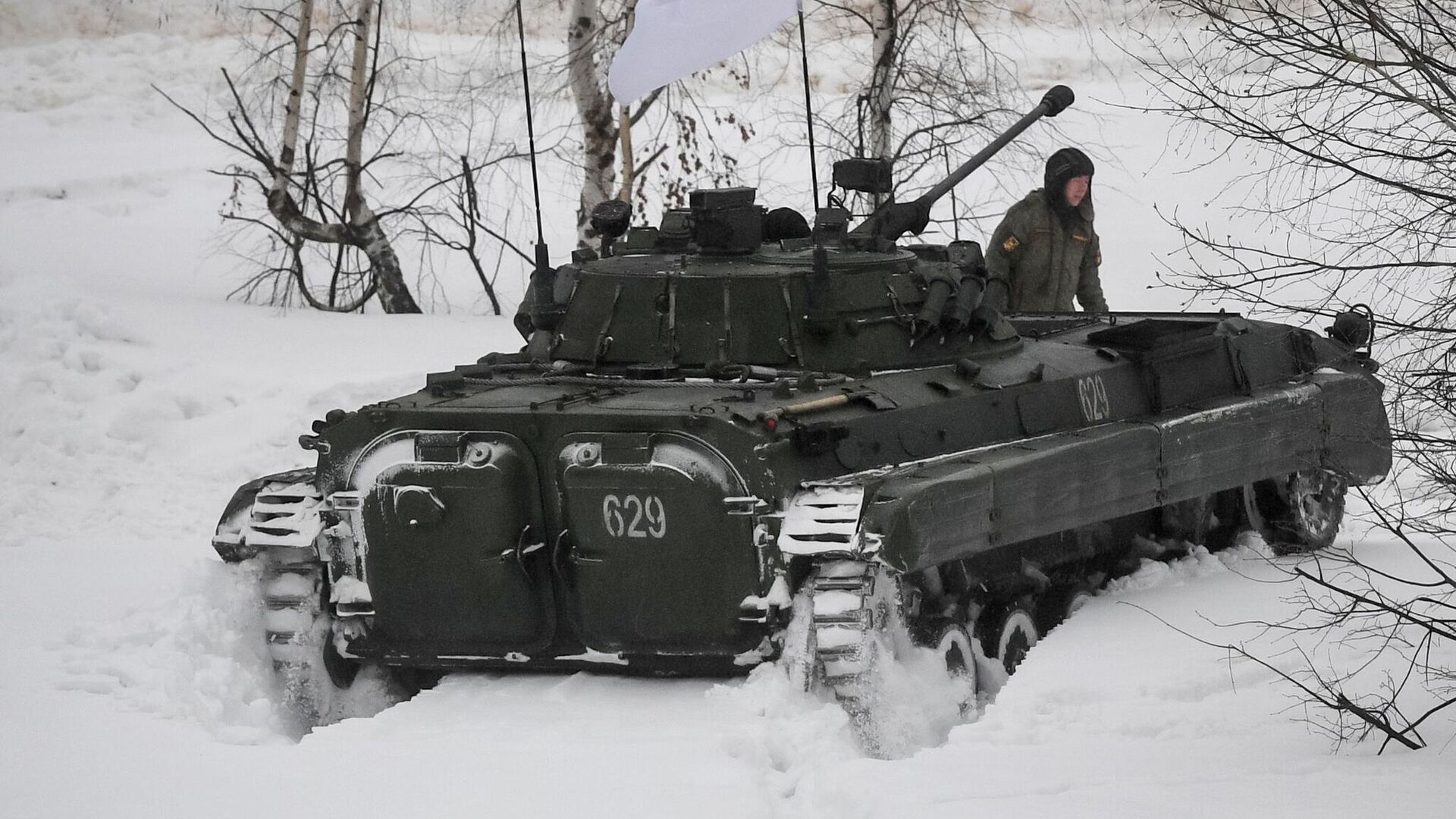 Боевая машина пехоты БМП-2 во время совместных военных учений Россия-Белоруссия на полигоне Мулино - РИА Новости, 1920, 19.03.2021