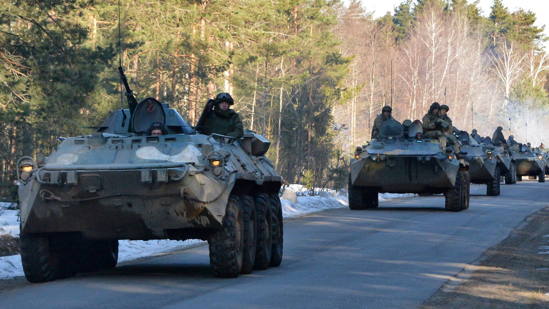 Военнослужащие вооруженных сил России во время активной фазы совместного белорусско-российского батальонного тактического учения на полигоне Осиповичский в Могилевской области - РИА Новости, 1920, 09.05.2021