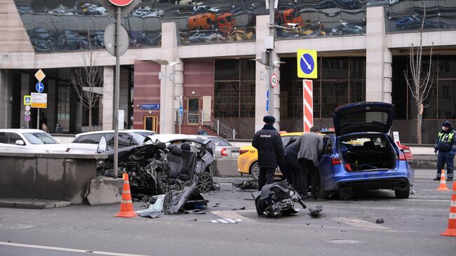 ДТП на Смоленской площади в Москве