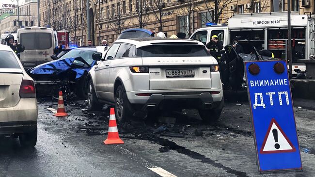 ДТП на Смоленской площади в Москве