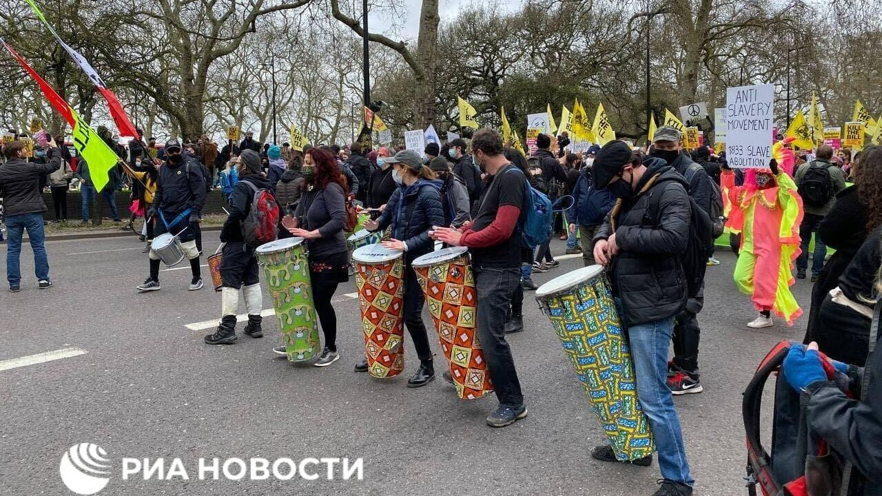 Митинг против закона о расширении полномочий сотрудников правоохранительных органов проходит в Гайд-парке, Лондон - РИА Новости, 1920, 04.04.2021