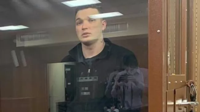 Видеоблогер Эдвард Бил, задержанный после ДТП на Смоленской площади, на заседании Тверского районного суда города Москвы, где рассматривается ходатайство следствия об избрании ему меры пресечения