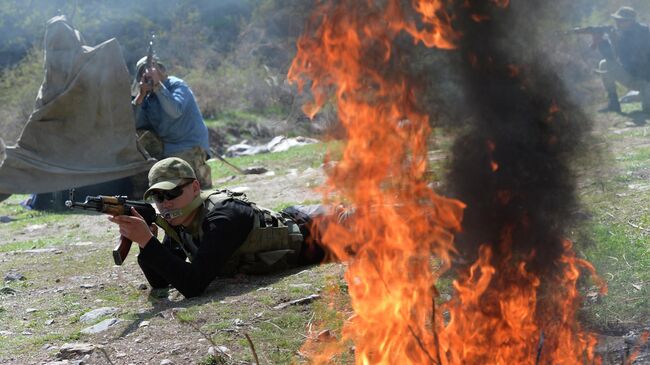 Кыргызские военнослужащие во время учений