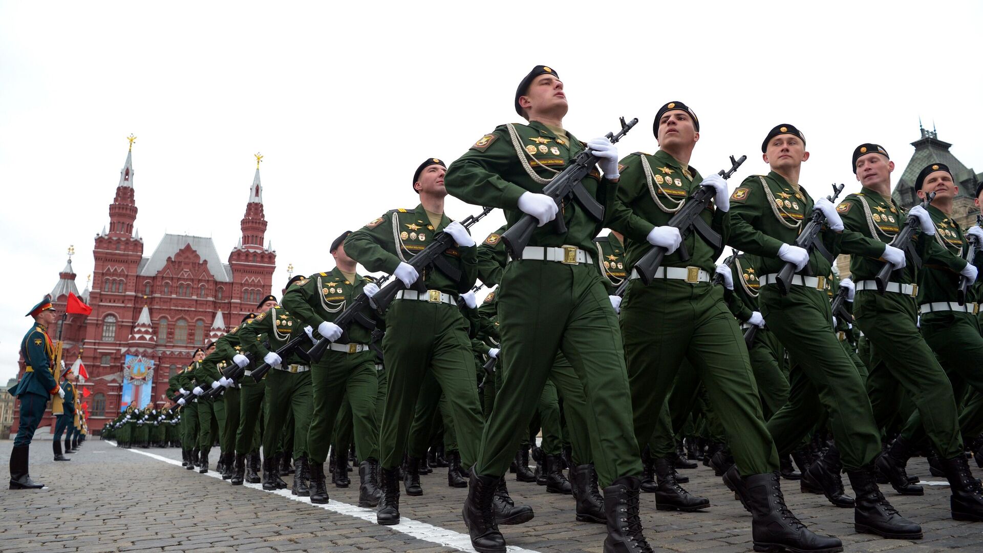 Военнослужащие парадных расчетов на военном параде в честь 76-й годовщины Победы в Великой Отечественной войне в Москве - РИА Новости, 1920, 09.05.2021