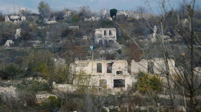 Разрушенные здания в Нагорном Карабахе. Архивное фото