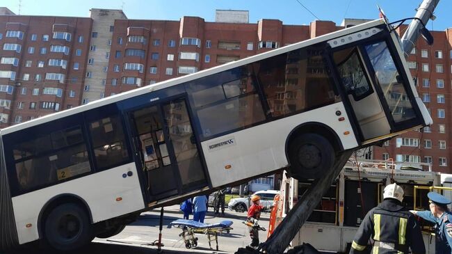 На месте ДТП с участием автобуса в Санкт-Петербурге