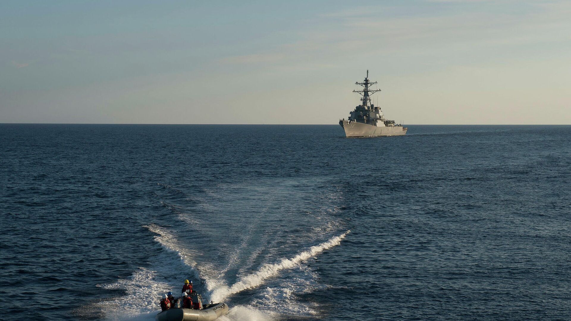 Ракетный эсминец типа Arleigh Burke ВМС США Laboon (DDG 58) - РИА Новости, 1920, 05.09.2021