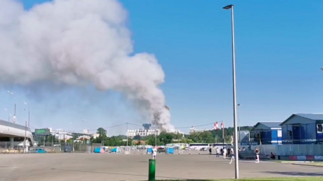 Пожар на складе пиротехники в Лужниках