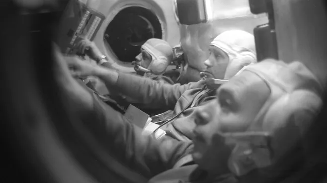 Экипаж космического корабля Союз-11: инженер-испытатель Виктор Пацаев, командир корабля Георгий Добровольский, бортинженер Владислав Волков