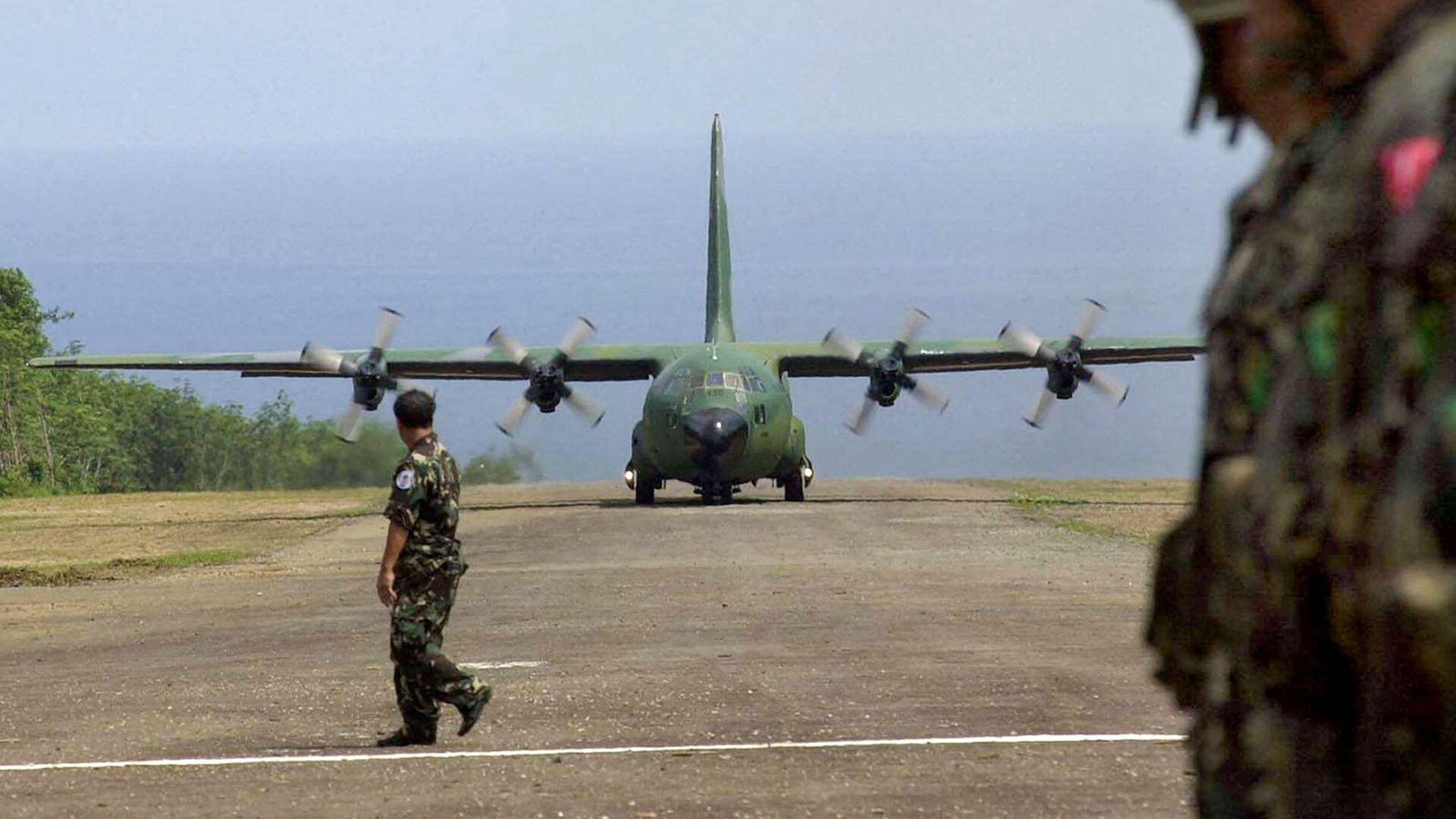 Самолет C-130 ВВС Филиппин - РИА Новости, 1920, 04.07.2021