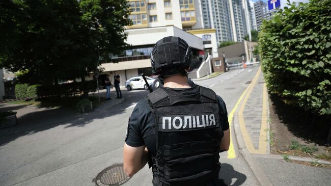 Сотрудник полиции Украины в Киеве. 7 июля 2021