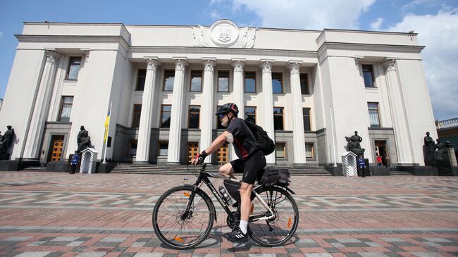 Здание Верховной рады Украины в Киеве