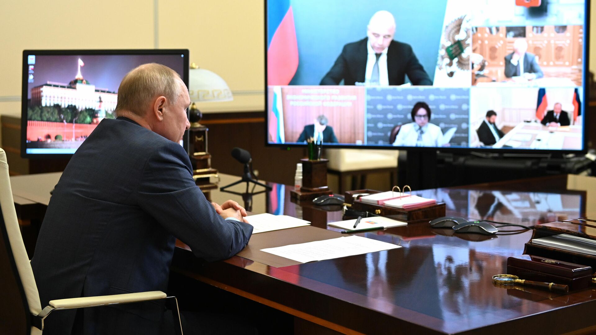 Владимир Путин проводит совещание по экономическим вопросам в режиме видеоконференции - РИА Новости, 1920, 27.07.2021