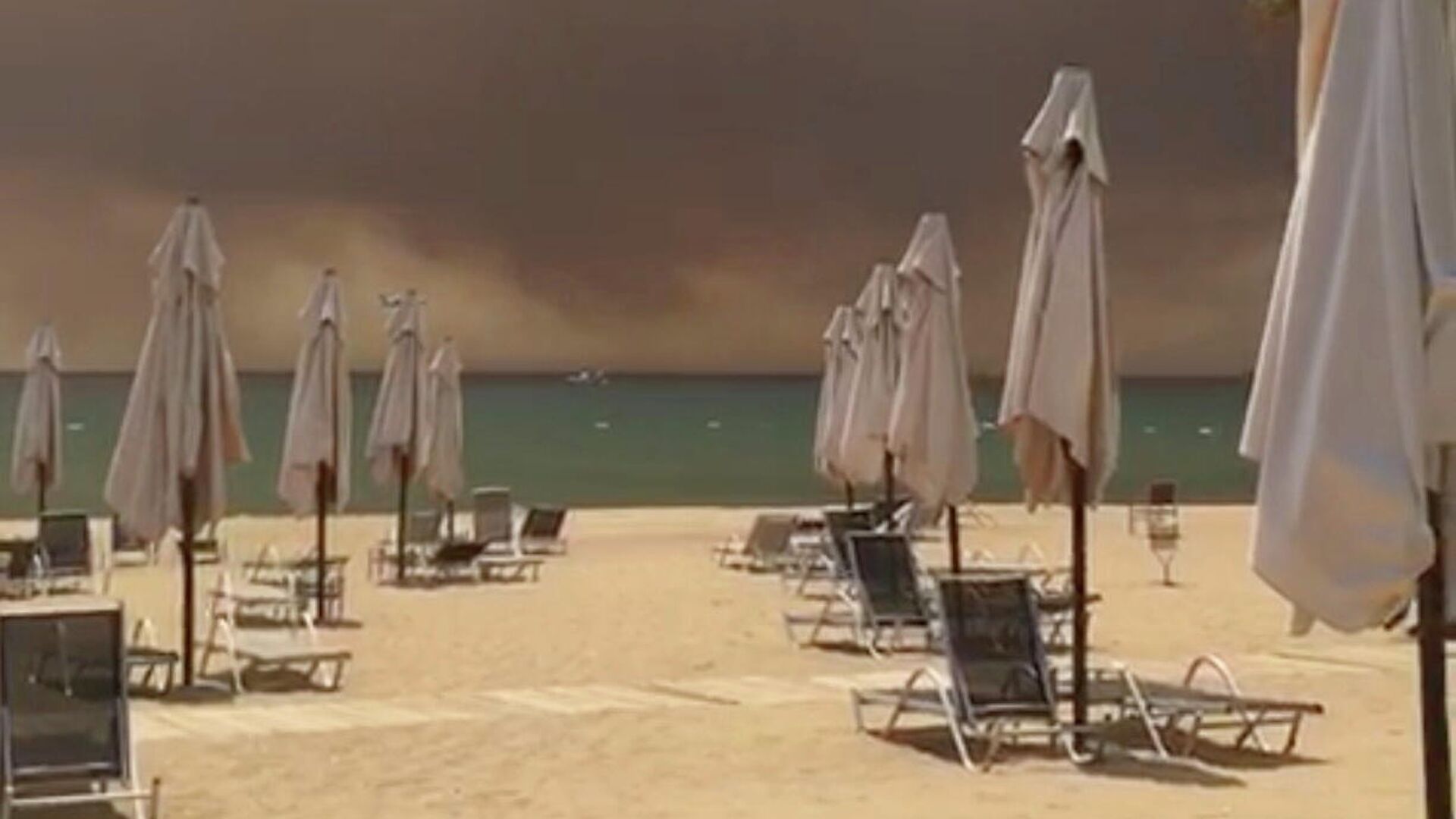 Дым от лесного пожара в Манавгате, Анталья, Турция - РИА Новости, 1920, 29.07.2021