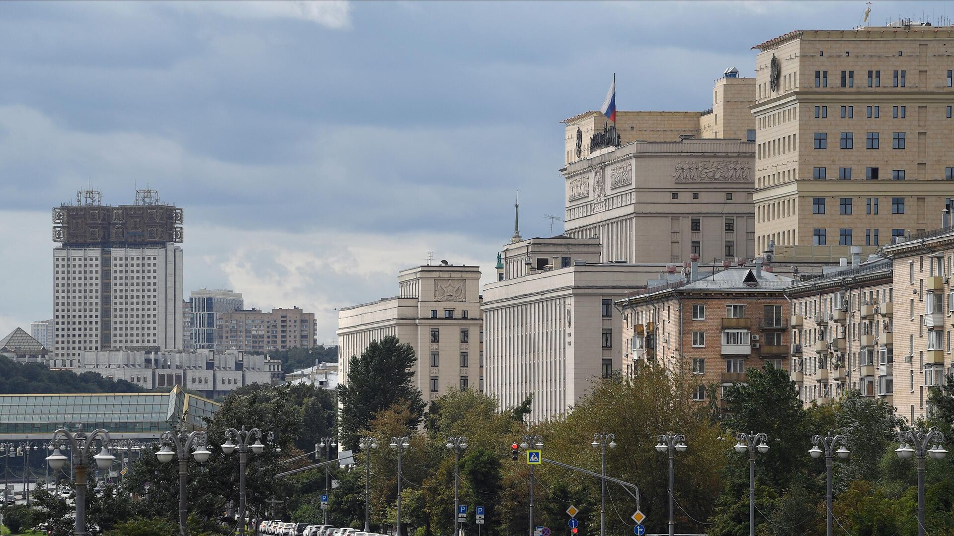 Здание Министерства обороны Российской Федерации на Фрунзенской набережной в Москве - РИА Новости, 1920, 11.08.2022