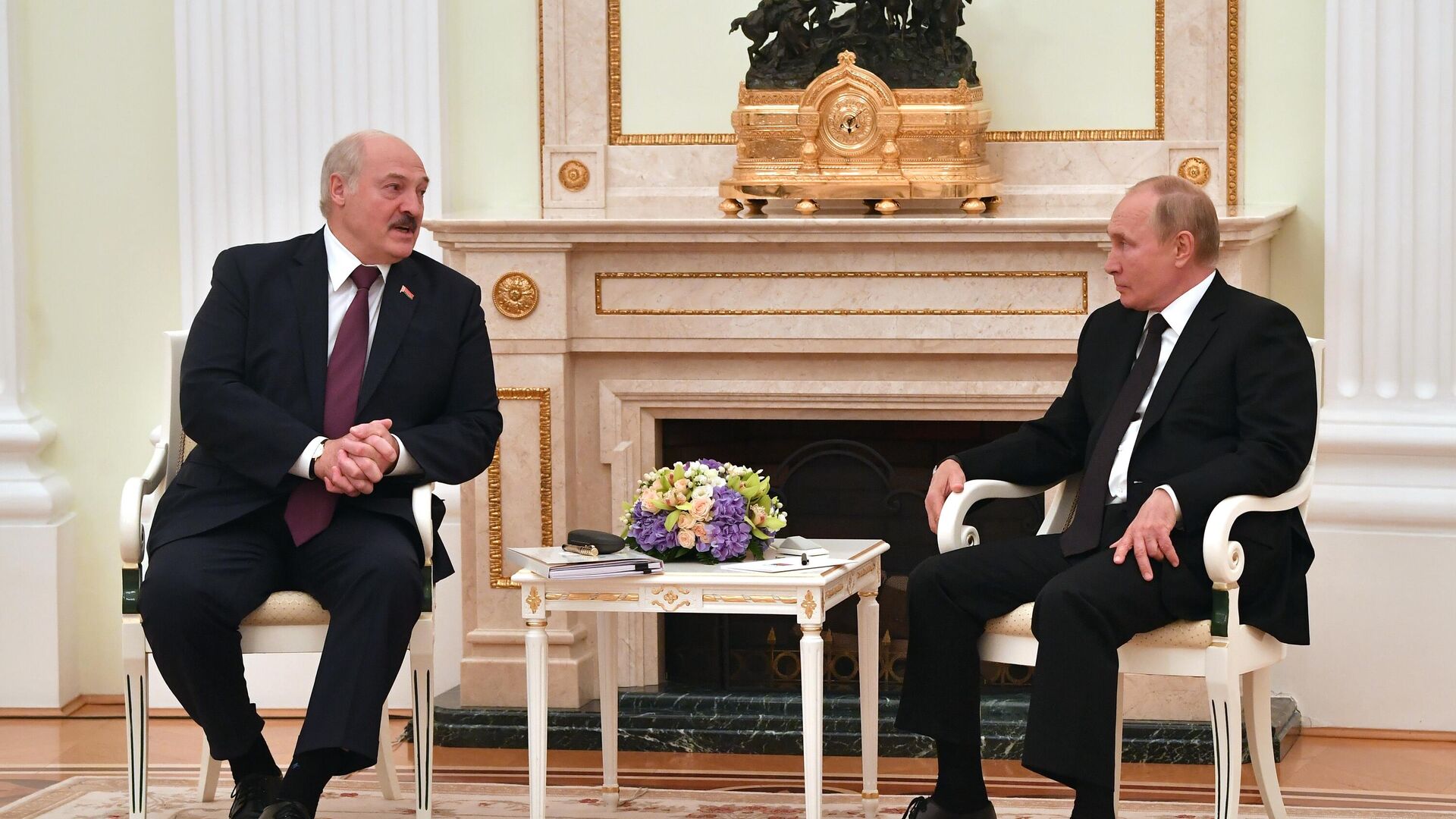 Президент РФ Владимир Путин и президент Белоруссии Александр Лукашенко во время встречи - РИА Новости, 1920, 17.06.2022