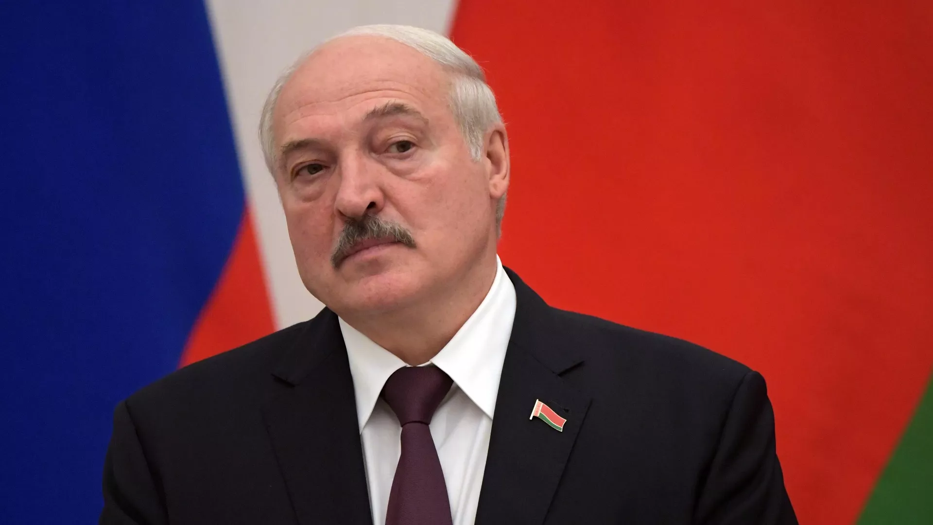 Президент Белоруссии Александр Лукашенко во время совместной с президентом РФ Владимиром Путиным пресс-конференции по итогам встречи Президент Белоруссии Александр Лукашенко во время совместной с президентом РФ Владимиром Путиным пресс-конференции по итогам встречи - РИА Новости, 1920, 07.10.2021
