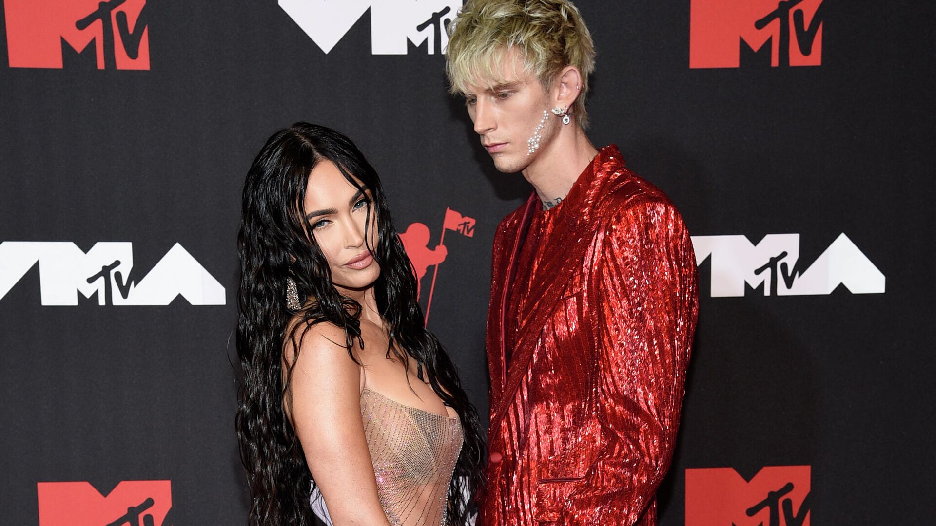 Меган Фокс Machine Gun Kelly на премии MTV Video Music Awards - РИА Новости, 1920, 28.04.2022