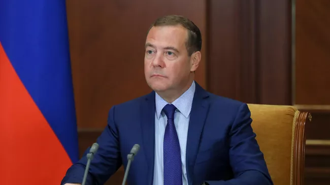 Председатель Единой России, заместитель председателя Совета безопасности РФ Дмитрий Медведев проводит заседание президиума Совета при президенте РФ по науке и образованию