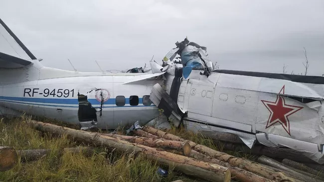 На месте жесткой посадки самолета L-410 в Мензелинске