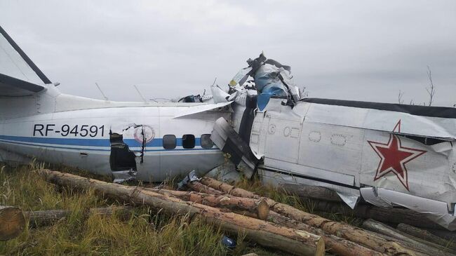 На месте жесткой посадки самолета L-410 в Мензелинске