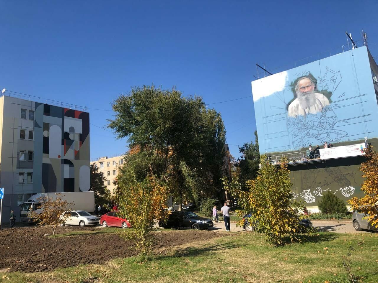 Муралы на фасадах домов Солнечнодольска в рамках международного фестиваля Культурный код - РИА Новости, 1920, 15.10.2021