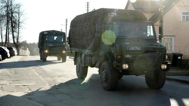 Литовские военные недалеко от границы с Белоруссией