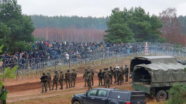 Польские военнослужащие на польско-белорусской границе