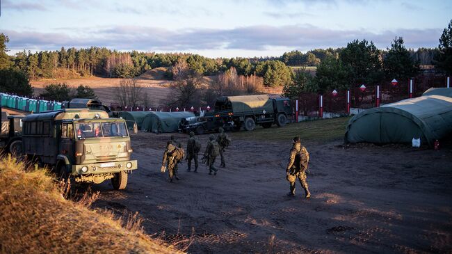 Польские военнослужащие на польско-белорусской границе