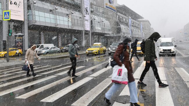 Снегопад в Москве 