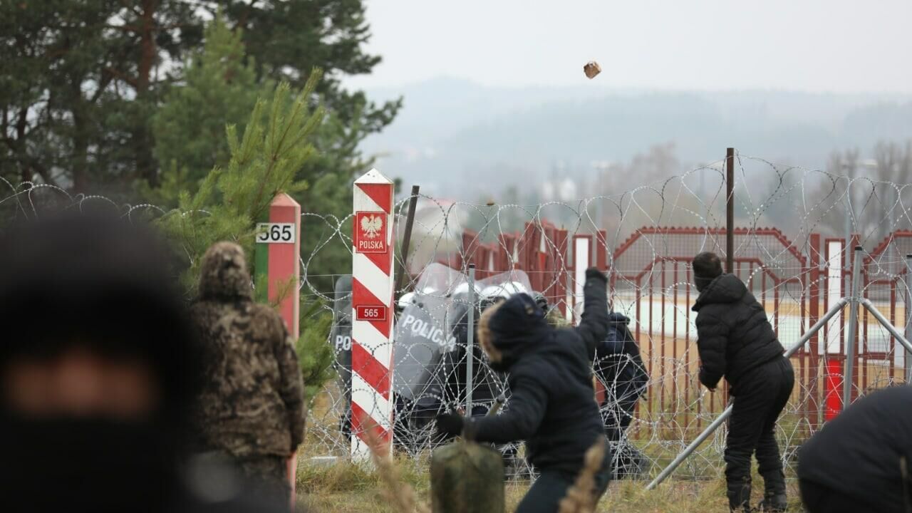 Ситуация на польско-белорусской границе в районе погранперехода Брузги - Кузница - РИА Новости, 1920, 16.11.2021