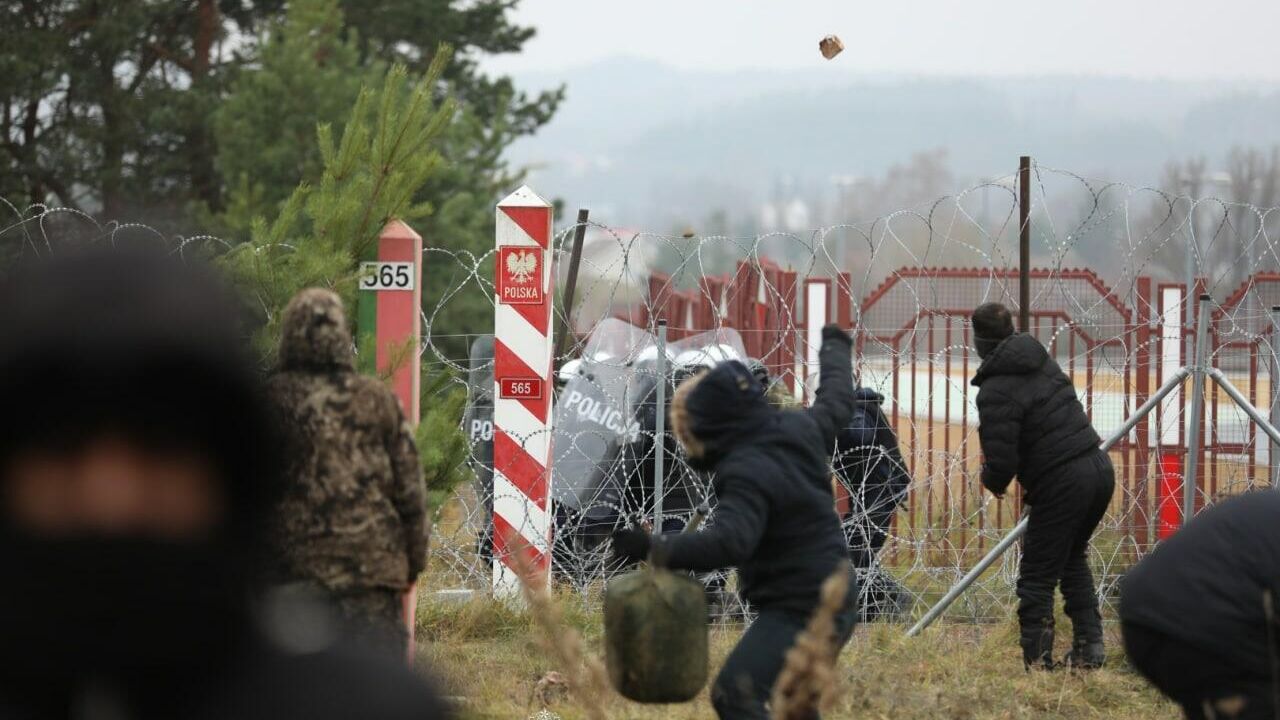 Ситуация на польско-белорусской границе в районе погранперехода Брузги - Кузница - РИА Новости, 1920, 16.11.2021