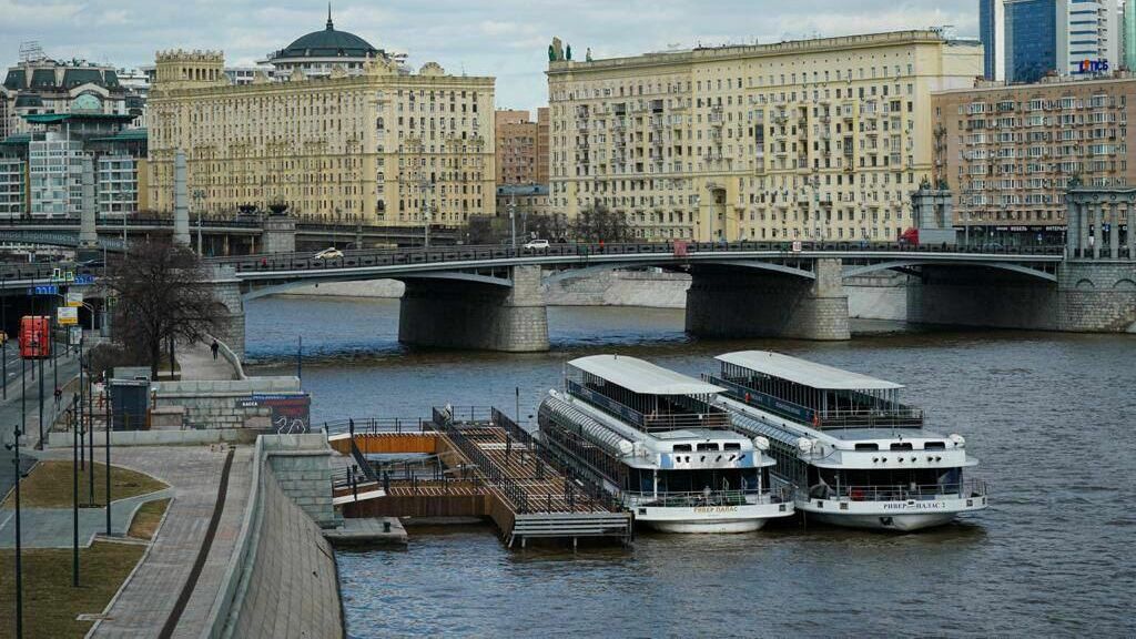 Причалы в Москве подготовили к зиме - РИА Новости, 1920, 17.11.2023