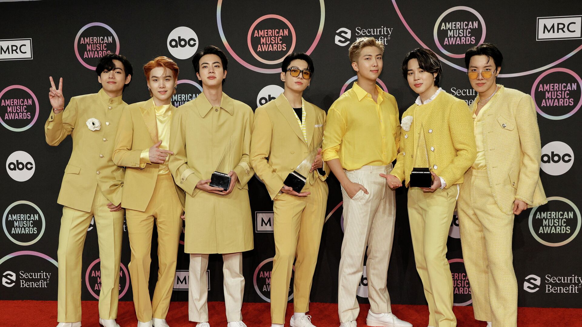 Группа BTS на премии American Music Awards 2021  - РИА Новости, 1920, 15.06.2022