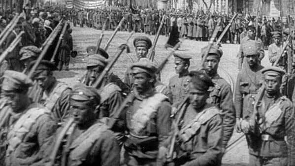 Гражданская война и иностранная интервенция в России 1917-1922 гг.
Вступление частей Красной Армии в Одессу. Апрель 1919 года. РИА Новости / РИА Новости - РИА Новости, 1920, 04.10.2025