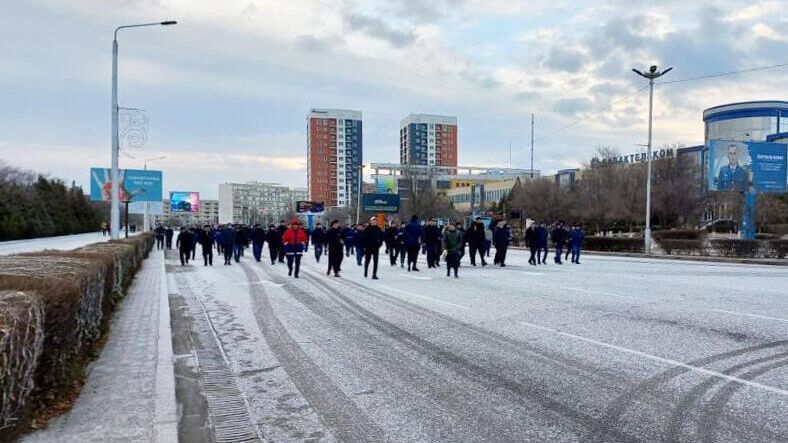 Митинг против повышения цен на газ на площади Ынтымак в Актау, Казахстан - РИА Новости, 1920, 06.01.2022