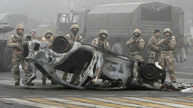 Военнослужащие в Алма-Ате