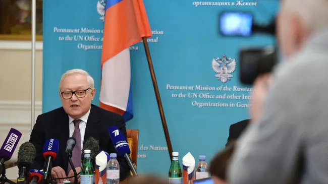 Заместитель министра иностранных дел РФ Сергей Рябков на брифинге по итогам двусторонних переговоров по безопасности между США и Россией в Женеве