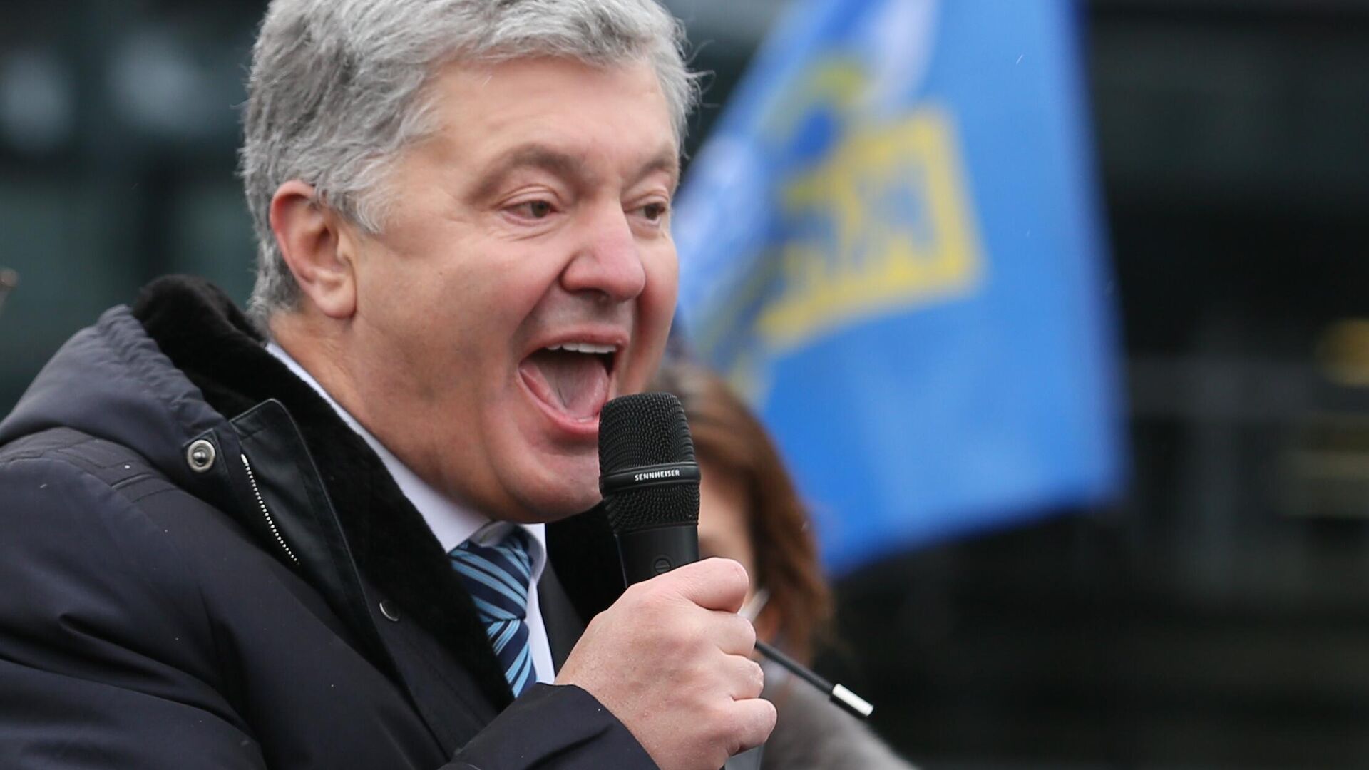 Экс-президент Украины Петр Порошенко выступает перед своими сторонниками в Киеве - РИА Новости, 1920, 22.02.2022