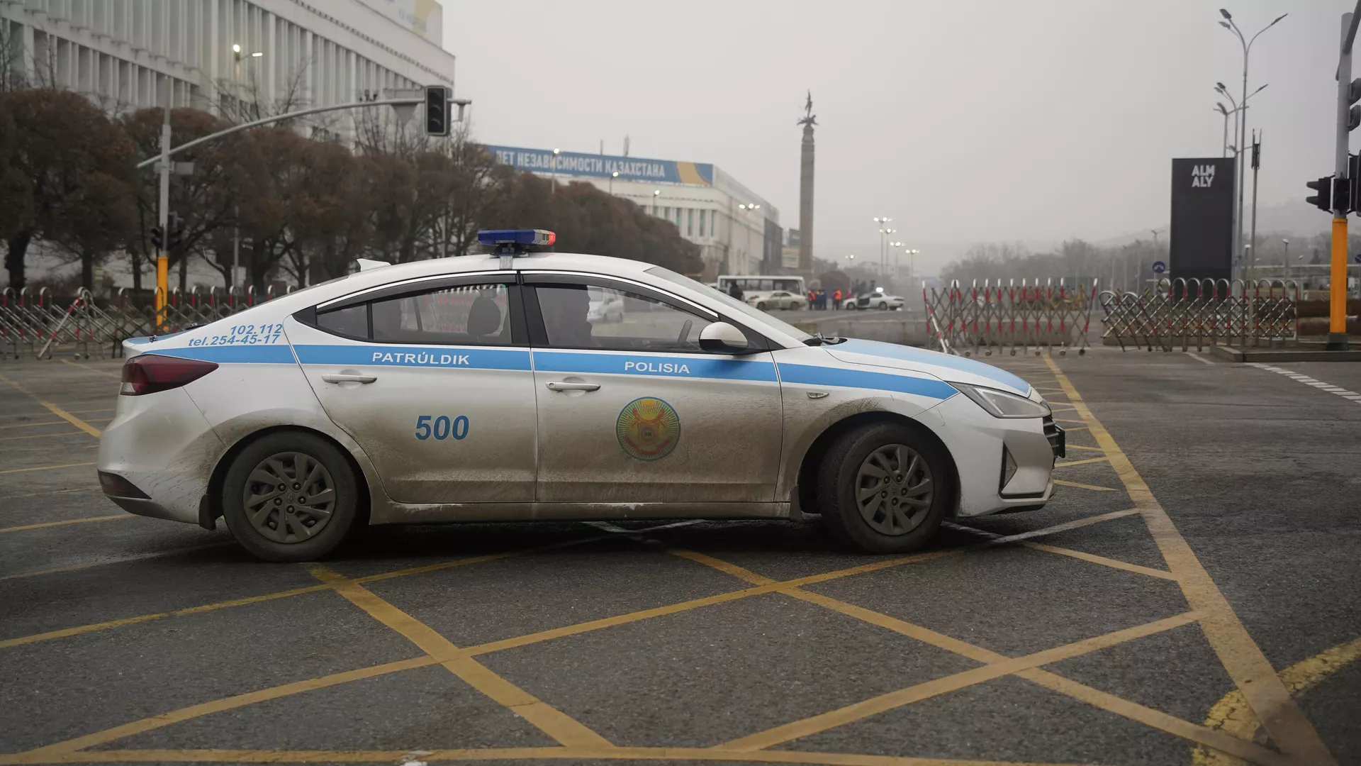 Автомобиль полиции в центре Алма-Аты Автомобиль полиции в центре Алма-Аты - РИА Новости, 1920, 20.01.2022