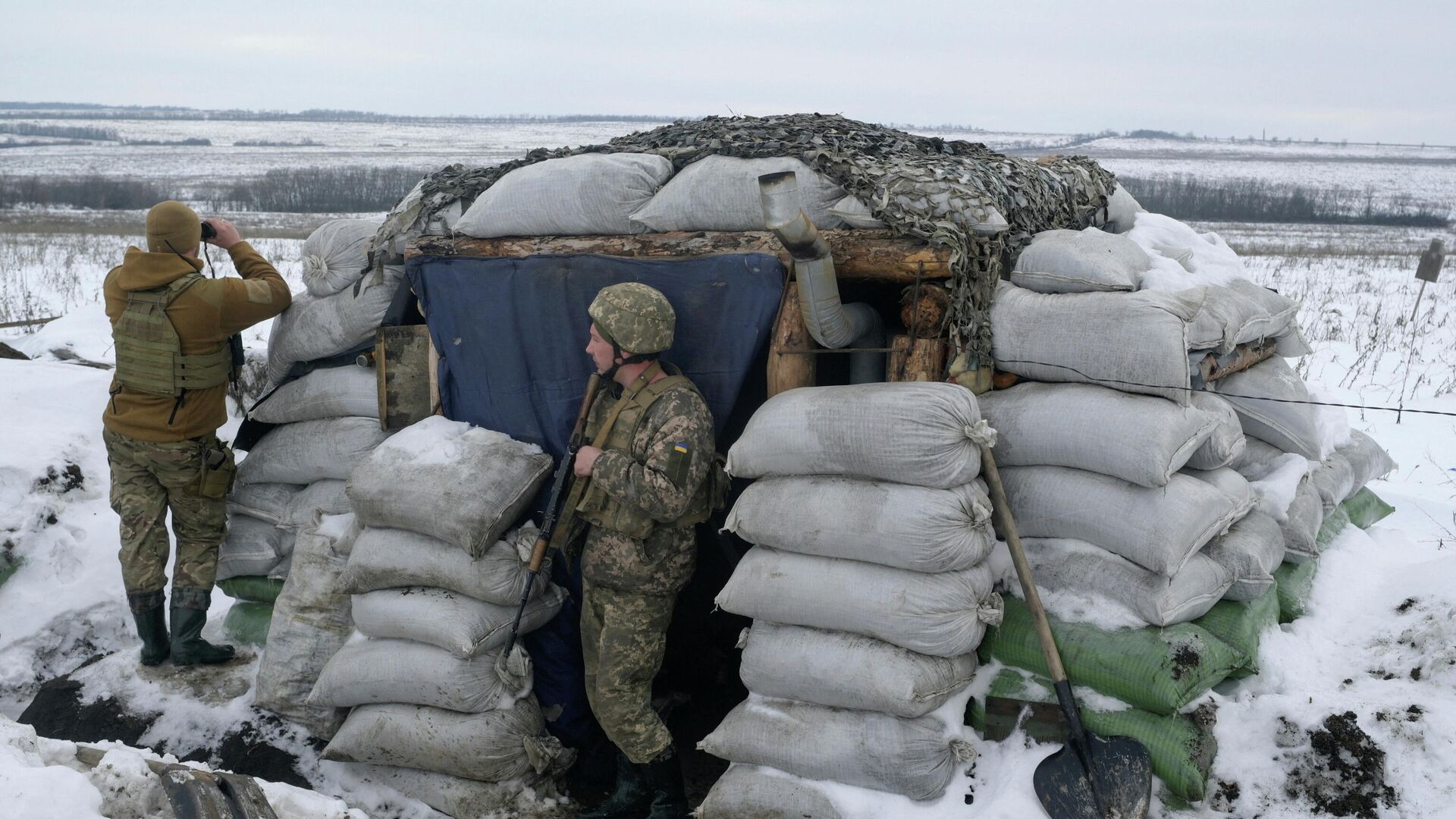 Украинские военные на линии соприкосновения в Луганской области - РИА Новости, 1920, 08.02.2022