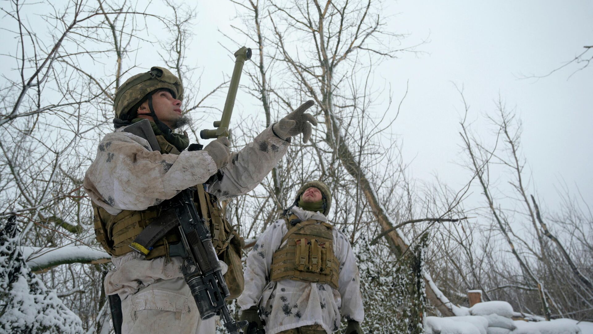 Украинские военные на линии соприкосновения в районе деревни Пески - РИА Новости, 1920, 04.02.2022