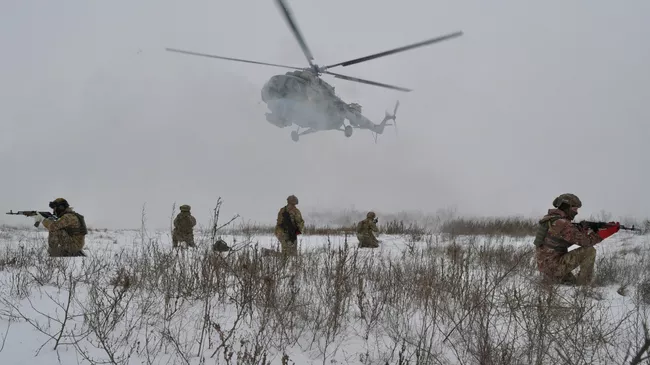 Украинские военные во время учений в Херсонской области