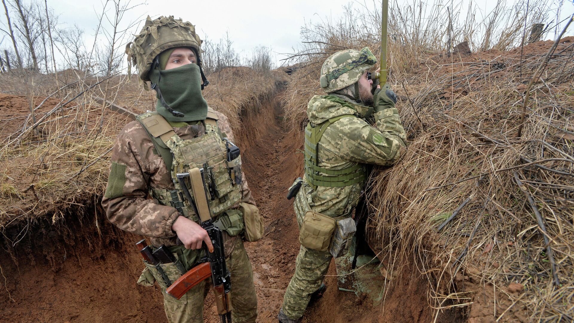 Украинские военные в Донецкой области - РИА Новости, 1920, 17.02.2022