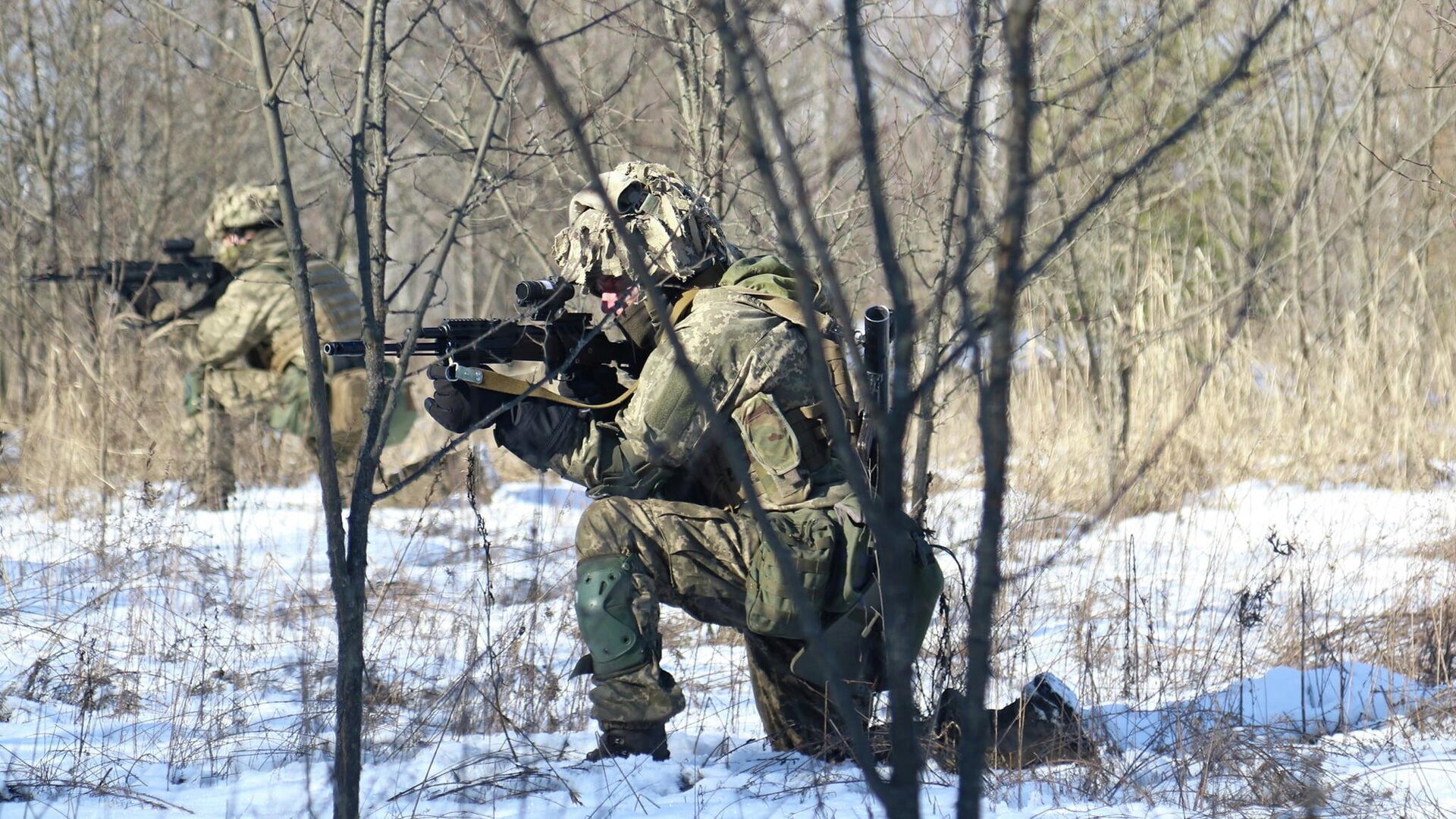 Украинские военные во время учений - РИА Новости, 1920, 21.02.2022