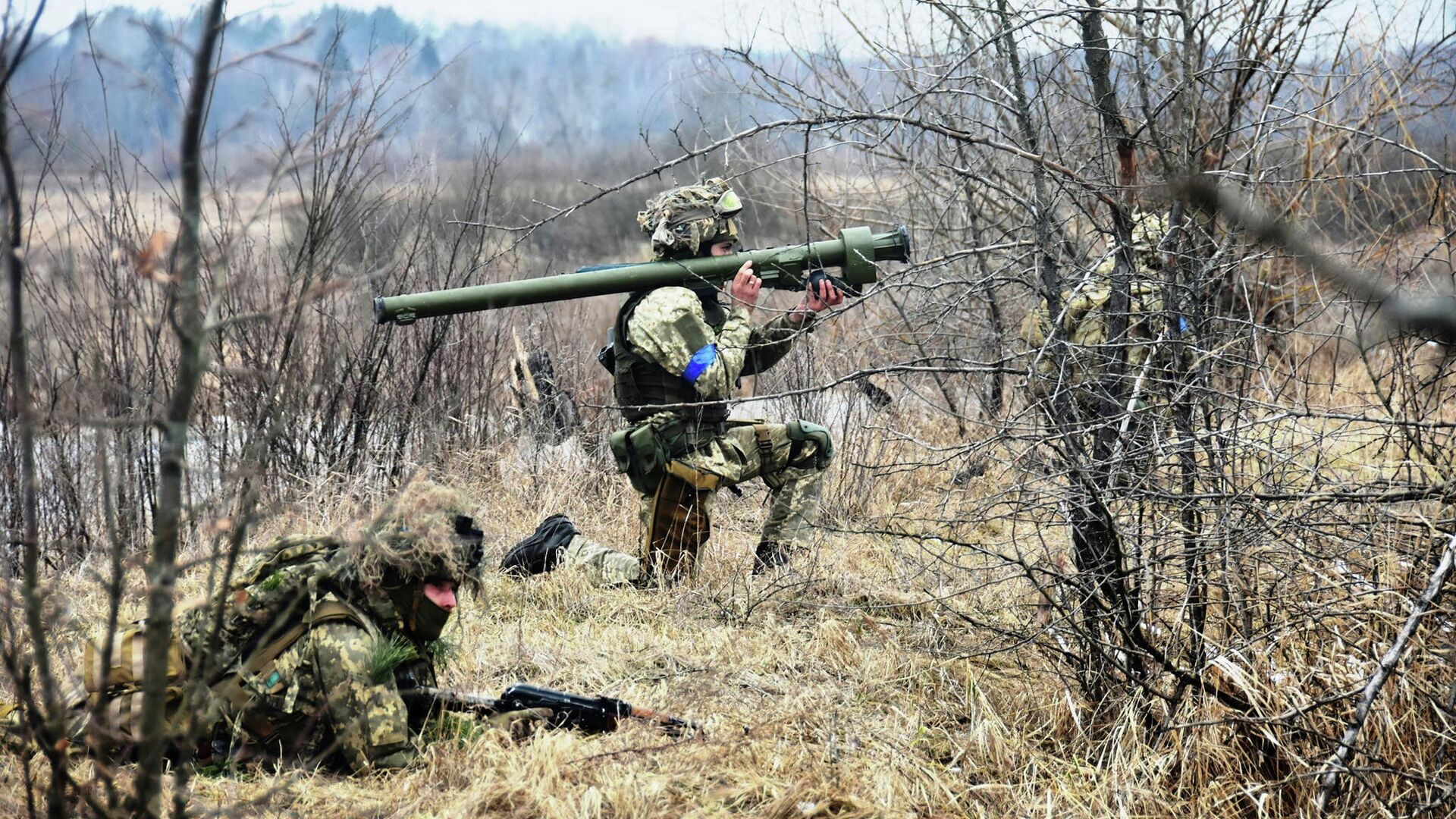 Украинские военные во время учений - РИА Новости, 1920, 19.02.2022